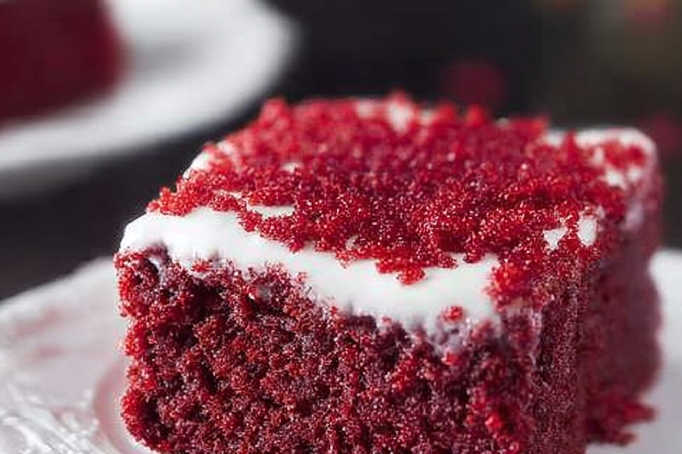 Easy Red Velvet Dump Cake Recipe