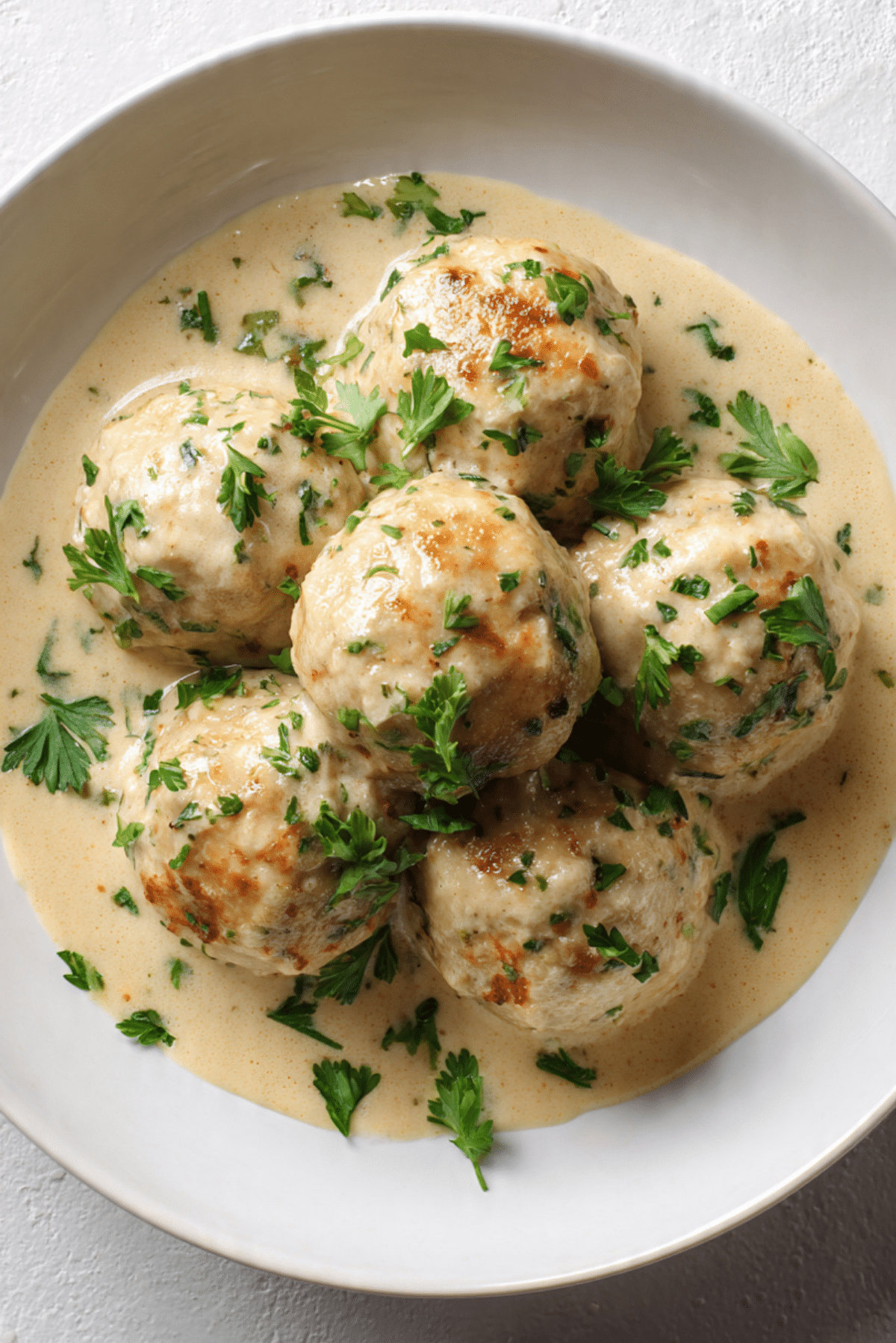 CREAMY GARLIC PARMESAN CHICKEN MEATBALLS